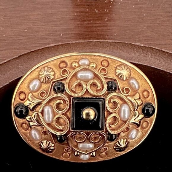 Vintage 1970s Michal Golan oval brooch w hearts, and crystals, stone detail - Picture 1 of 4